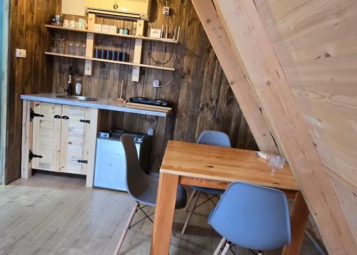 Mountain View 2 * تجينتيستيه